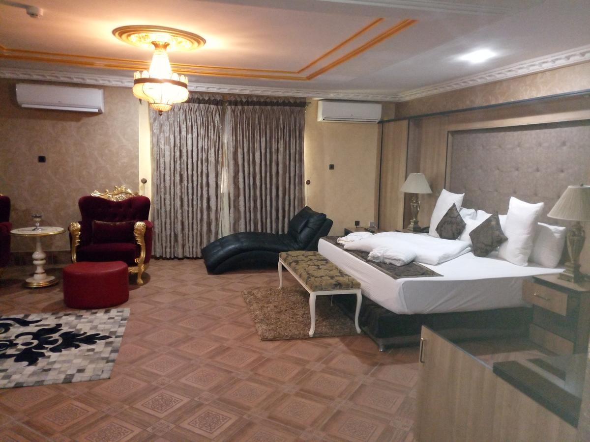 อีเทอร์โน โฮเต็ล ลิมิเต็ด Hotel เบนินซิตี้ ภายนอก รูปภาพ